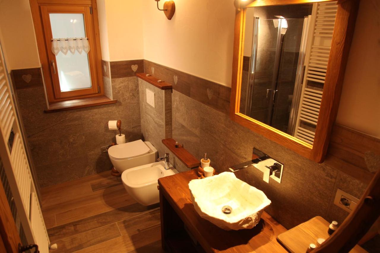 Mi Casa Tu Casa Bed & Breakfast Brusson Eksteriør bilde