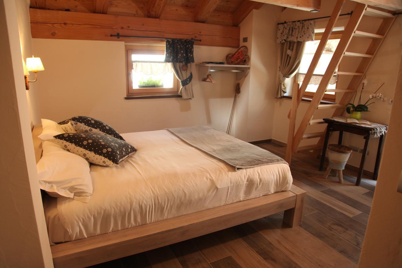 Mi Casa Tu Casa Bed & Breakfast Brusson Eksteriør bilde
