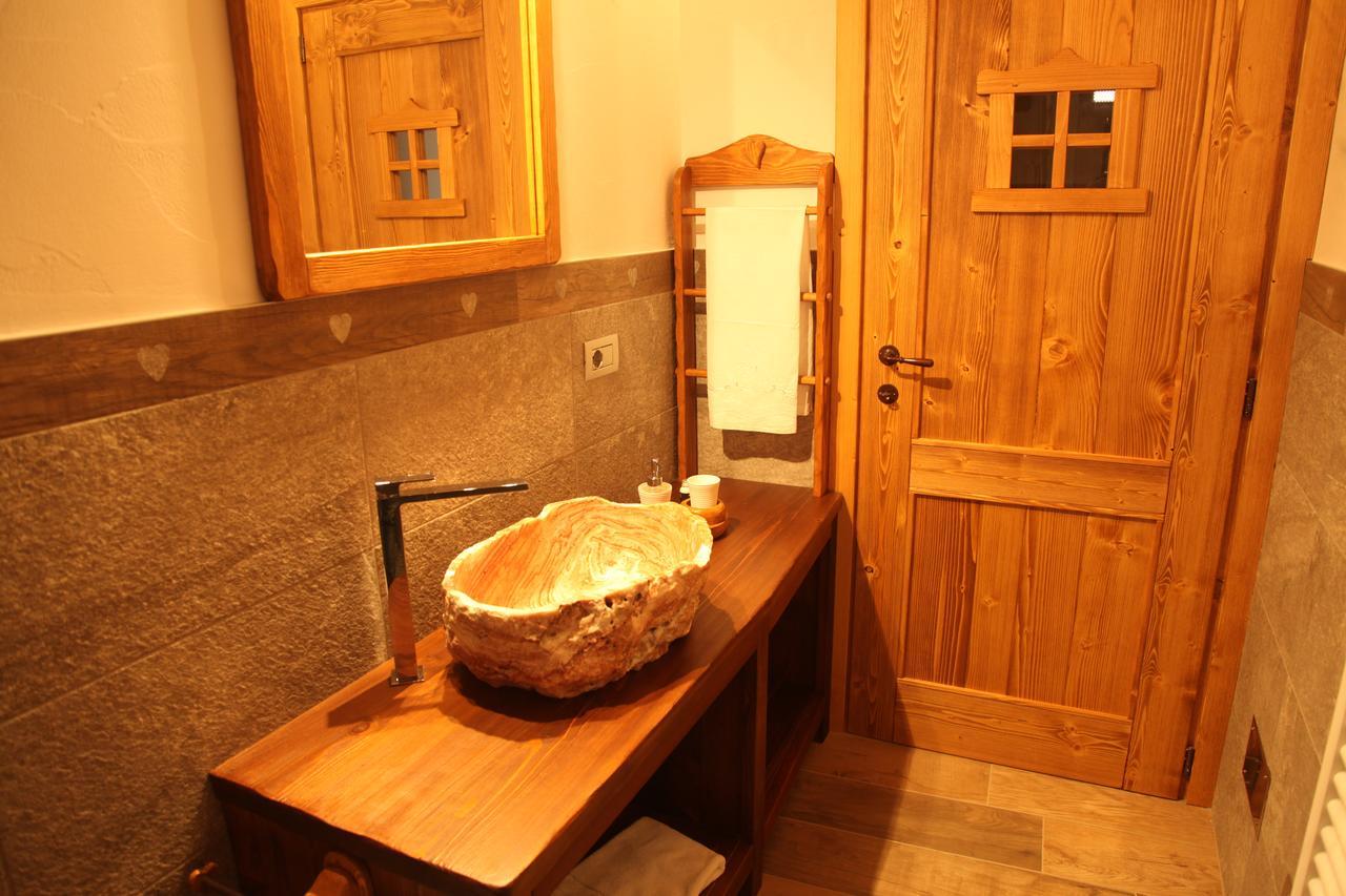 Mi Casa Tu Casa Bed & Breakfast Brusson Eksteriør bilde