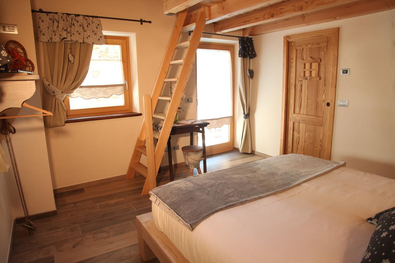 Mi Casa Tu Casa Bed & Breakfast Brusson Eksteriør bilde